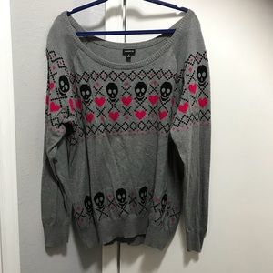 Torrid sz 2 argyle skull print